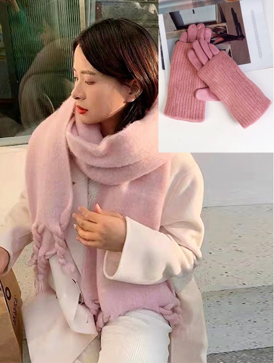 Knitted Double Layer Touch Screen Glove + Solid Blanket Scarf W/ Twisted Tassels Set (GL121712PK + SF195806PK)